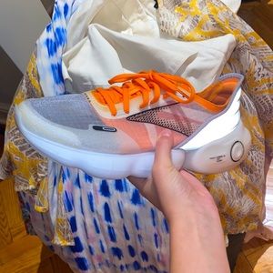 Men’s running shoes project Aurora-BL by Brooks running shoes